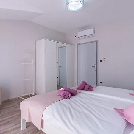 Pet Friendly In Vakantiehuis Bale